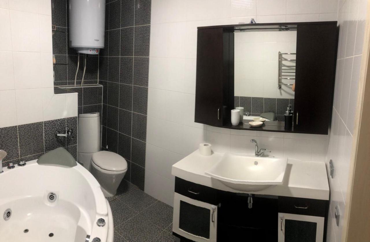 Apartamento "Нова Аркадія", Вид Моря Та Міста Odesa Exterior foto